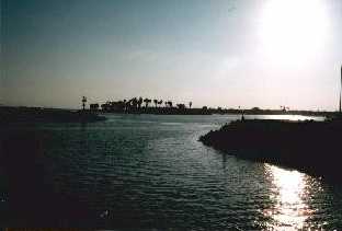 San Diego Bay.jpg (6672 bytes)